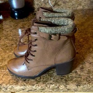 Size 8 woman’s shoes